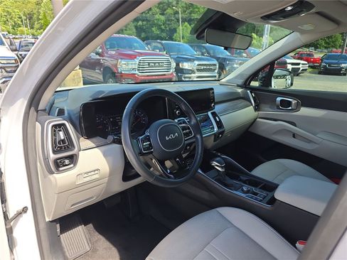 Used 2022 Kia Sorento EX w/ Panoramic Sunroof Package FWD image 22