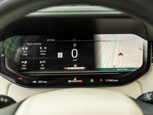 Used 2025 Land Rover Range Rover Long Wheelbase Autobiography image 24