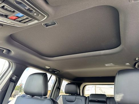 New 2025 Jeep Grand Cherokee Altitude image 34