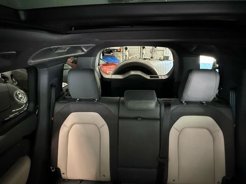 Used 2023 Land Rover Defender 110 X-Dynamic SE AWD/4WD image 23