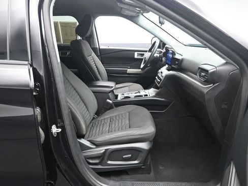 Used 2020 Ford Explorer XLT w/ Comfort Package image 29