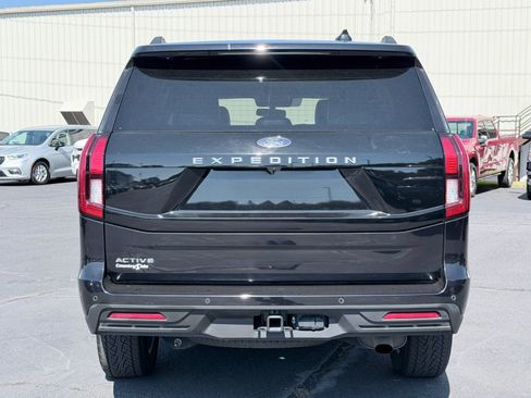 Used 2025 Ford Expedition Active AWD/4WD image 7