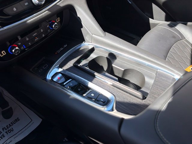 Used 2022 Buick Enclave Avenir w/ Avenir Technology Package FWD image 33