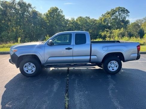 Used 2021 Toyota Tacoma SR RWD image 6