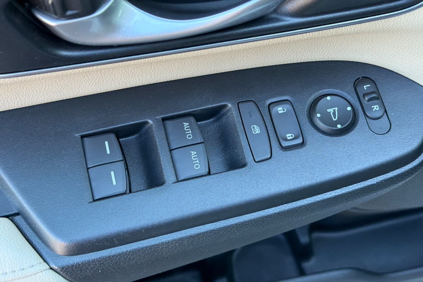Used 2018 Honda CR-V EX-L image 15