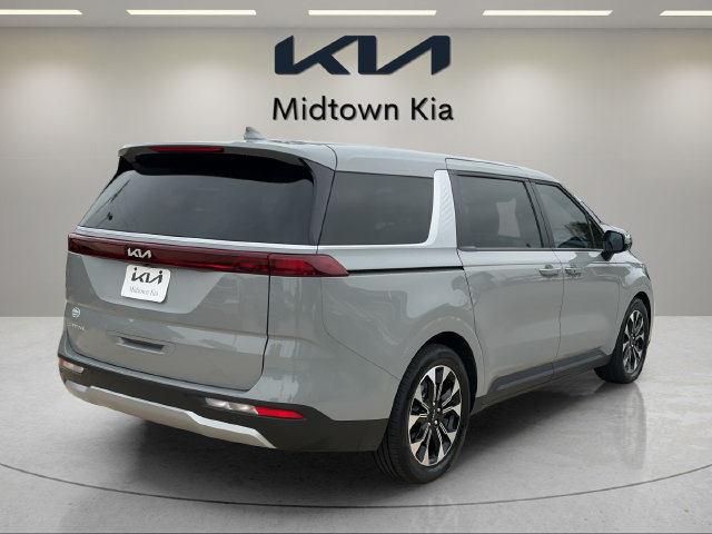 Used 2024 Kia Carnival EX FWD image 3