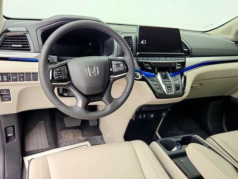 Used 2026 Honda Odyssey Touring image 13