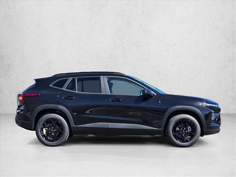 New 2026 Chevrolet Trax LT w/ Sunroof Package FWD image 5