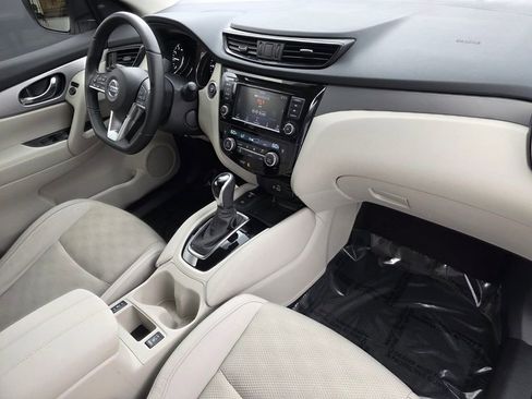 Used 2020 Nissan Rogue Sport SV w/ Technology Package image 29