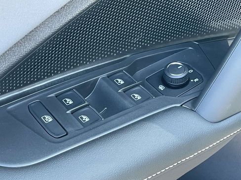 New 2026 Volkswagen Tiguan SE R-Line FWD image 15