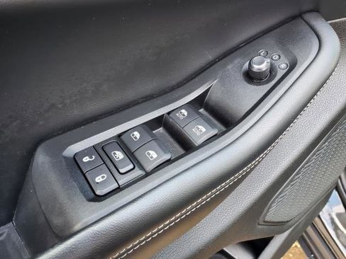 Used 2023 Jeep Grand Cherokee L Limited w/ Black Appearance Package image 22