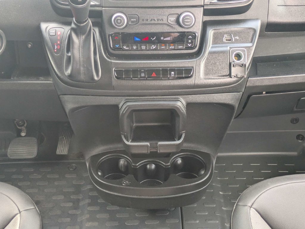 Used 2025 RAM ProMaster 2500 w/ Convenience Group FWD image 18