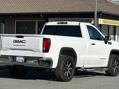 Used 2023 GMC Sierra 1500 Pro w/ Convenience Package image 3