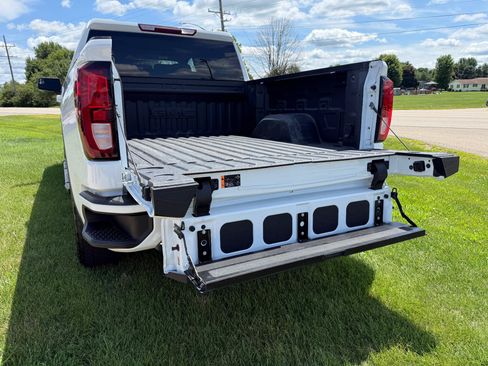 Used 2023 GMC Sierra 1500 Elevation AWD/4WD image 12