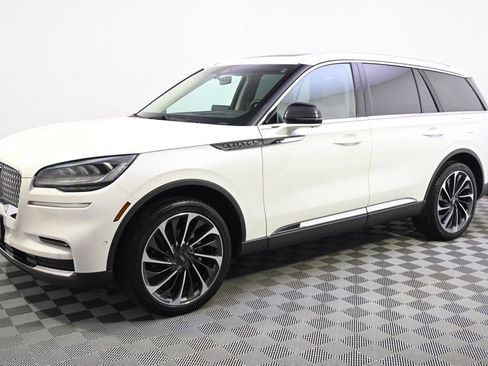 Used 2023 Lincoln Aviator Reserve w/ Equipment Group 201A AWD/4WD image 2