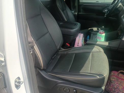 Used 2023 Chevrolet Suburban Premier AWD/4WD image 36