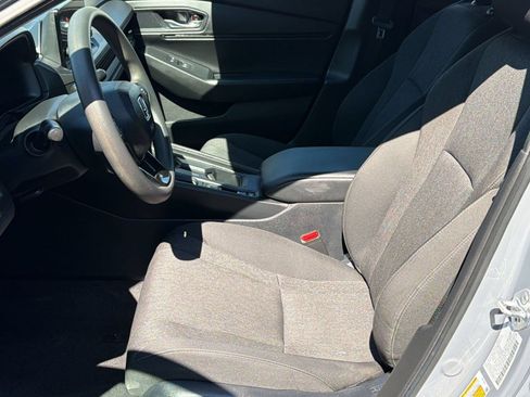 Used 2025 Honda Accord SE image 5