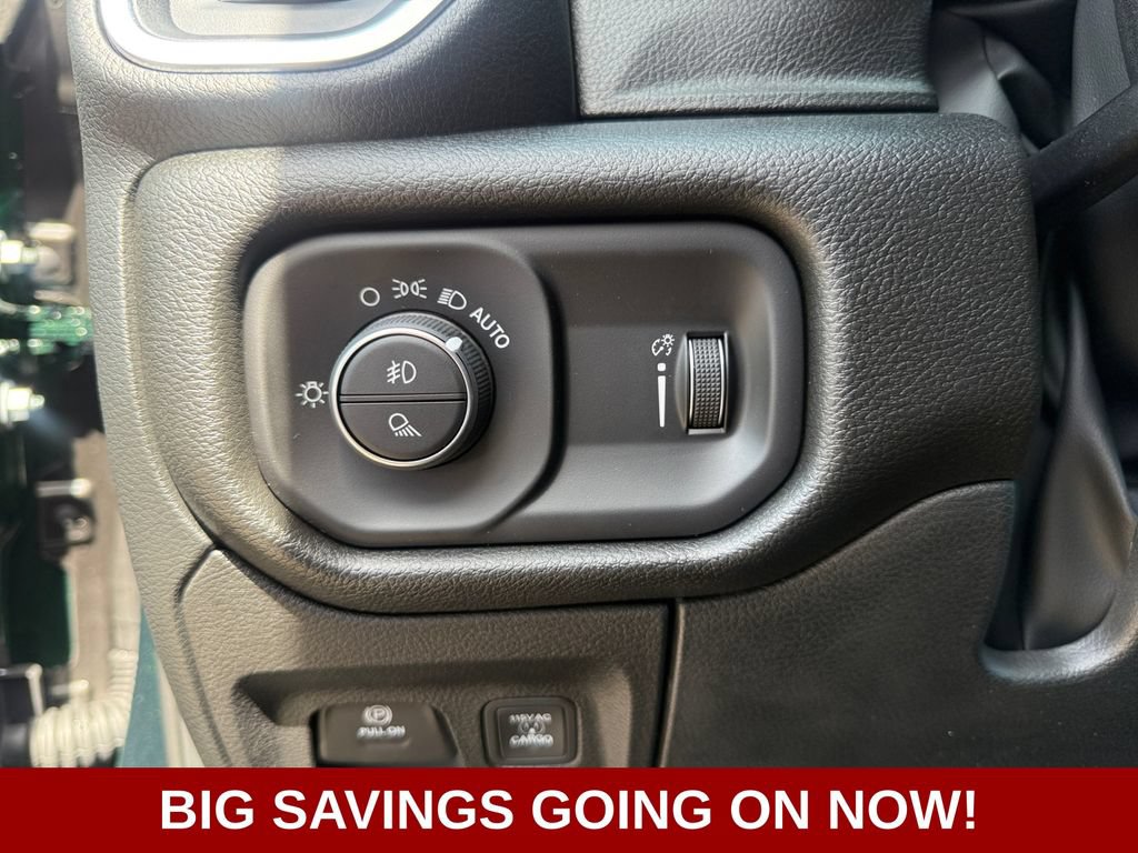 New 2026 RAM 1500 Express AWD/4WD image 18