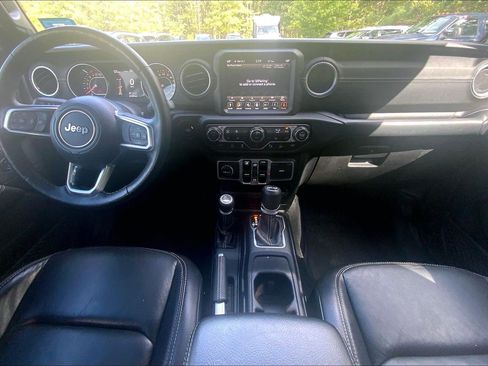 Used 2018 Jeep Wrangler Unlimited Sahara AWD/4WD image 17