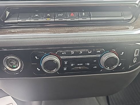 Used 2022 Chevrolet Silverado 1500 LT image 22