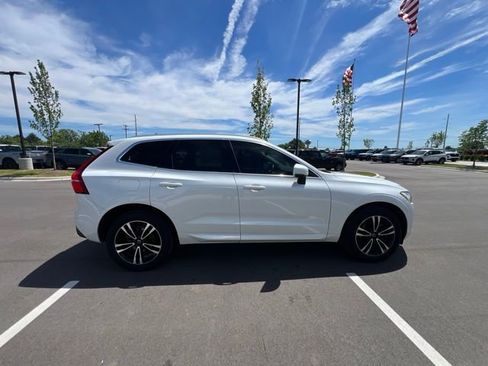 Used 2020 Volvo XC60 T5 Momentum w/ Protection Package Premier AWD/4WD image 4