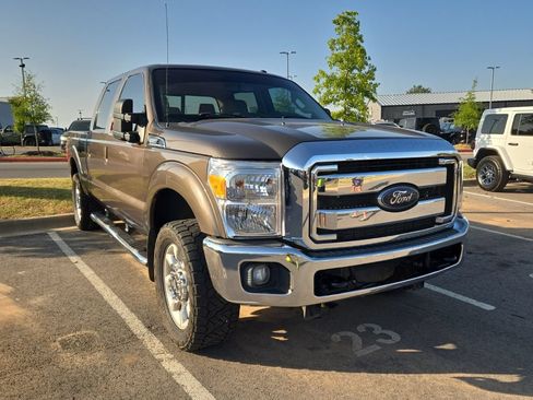 Used 2016 Ford F250 Lariat w/ Lariat Ultimate Package AWD/4WD image 4