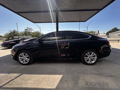 Used 2016 Chrysler 200 Limited FWD image 5