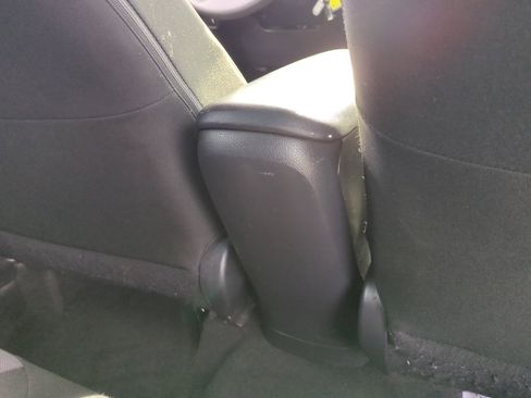 Used 2020 Toyota C-HR LE image 30