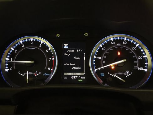 Used 2019 Toyota Highlander SE AWD/4WD image 41