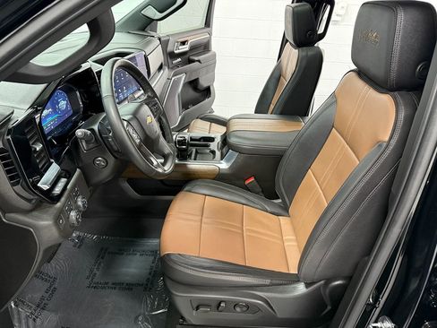 Used 2023 Chevrolet Silverado 1500 High Country w/ High Country Premium Package image 16