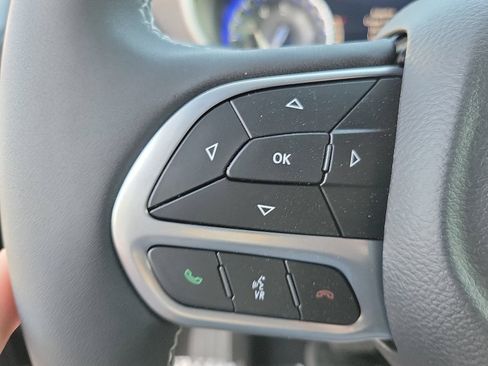 New 2025 Chrysler Voyager LX FWD image 5