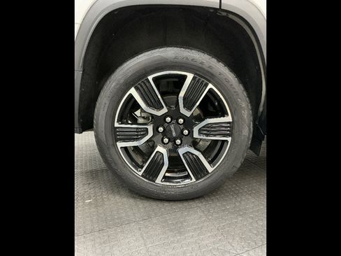 Used 2019 GMC Acadia SLT w/ Black Edition image 28