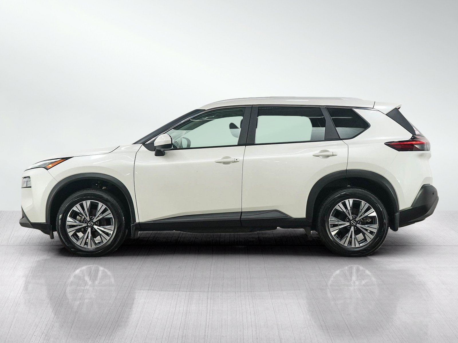 Used 2023 Nissan Rogue SV w/ SV Premium B Package AWD/4WD image 2
