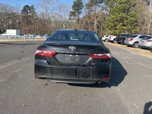 Used 2024 Toyota Camry LE image 4