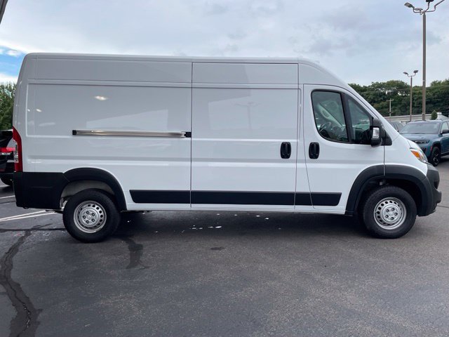 Used 2025 RAM ProMaster 2500 w/ Convenience Group FWD image 4