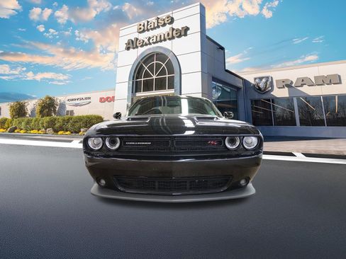 Used 2016 Dodge Challenger R/T Scat Pack RWD image 12