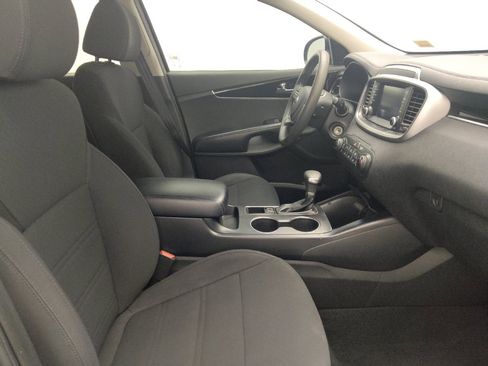 Used 2019 Kia Sorento L FWD image 21