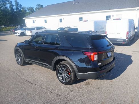 Used 2025 Ford Explorer ST-Line w/ ST-Line Street Pack AWD/4WD image 3