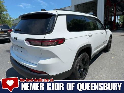 Used 2023 Jeep Grand Cherokee L Laredo AWD/4WD image 8