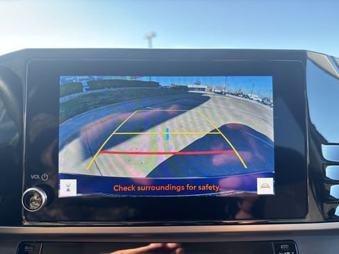 Used 2025 Toyota Camry LE image 15