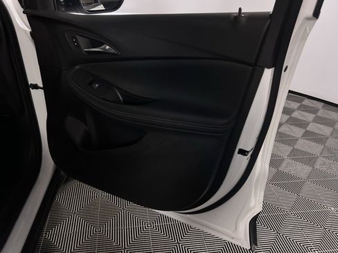 Used 2025 Buick Encore GX Preferred image 33