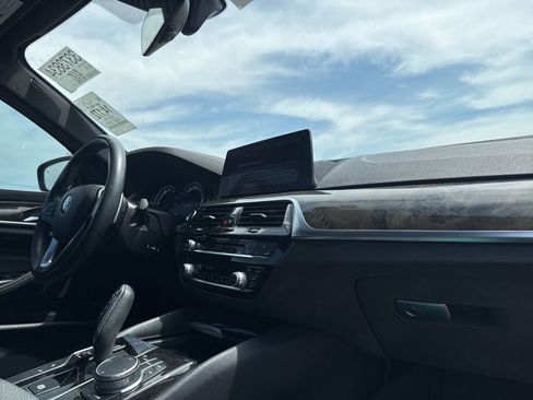 Used 2019 BMW 530i w/ Premium Package RWD image 30