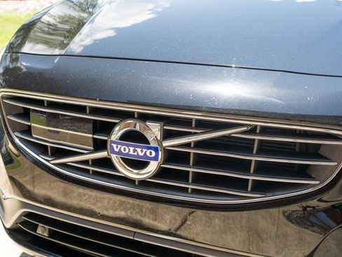 Used 2017 Volvo S60 T5 Inscription Platinum w/ Climate Package FWD image 12