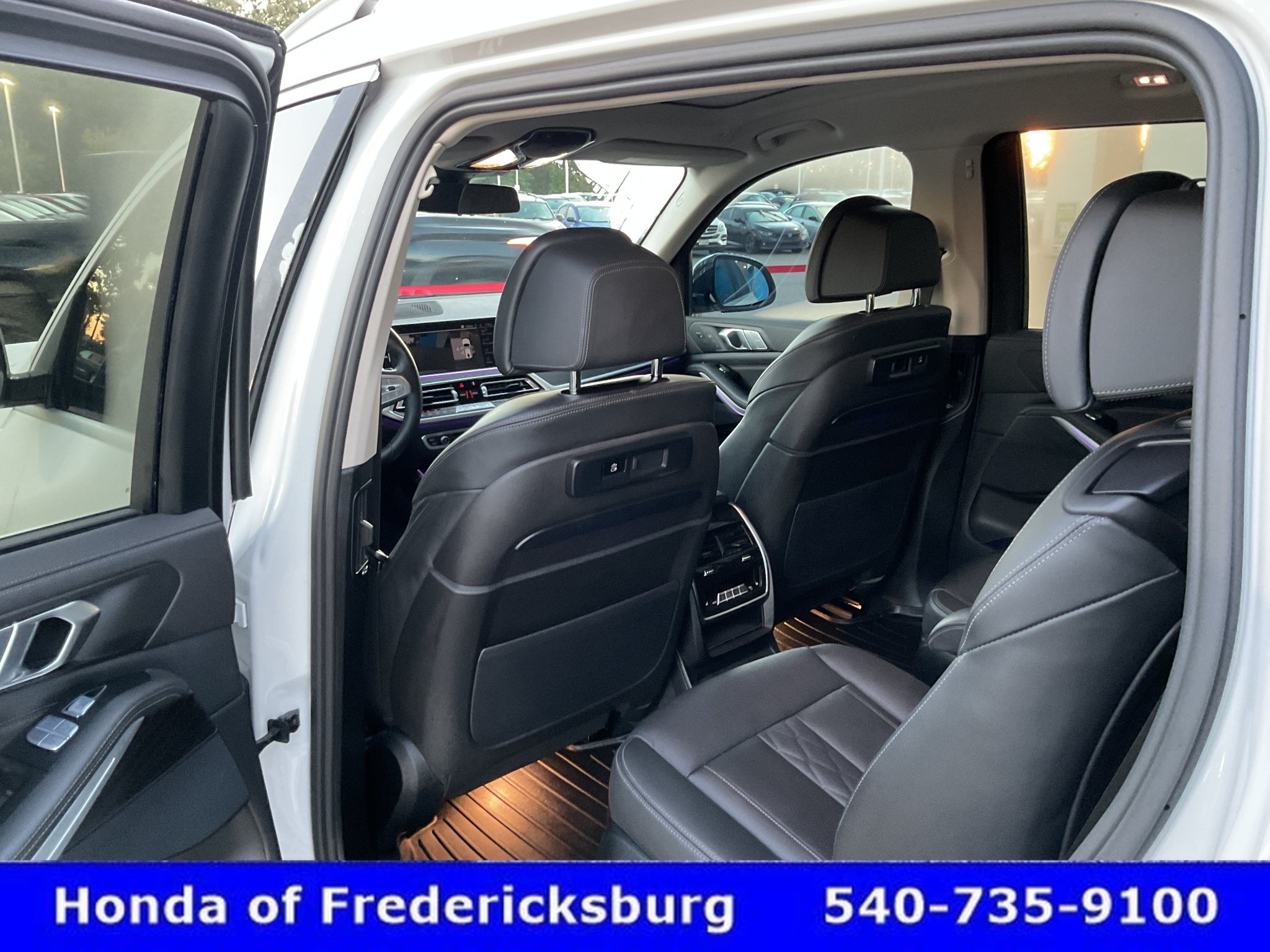 Used 2022 BMW X7 xDrive40i w/ Executive Package AWD/4WD image 33