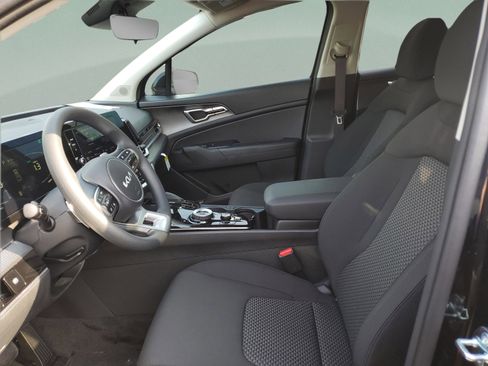 Certified 2025 Kia Sportage LX AWD/4WD image 19