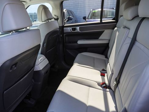Used 2025 Hyundai Santa Fe SEL FWD image 16
