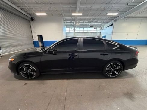 Used 2025 Honda Accord Sport image 6