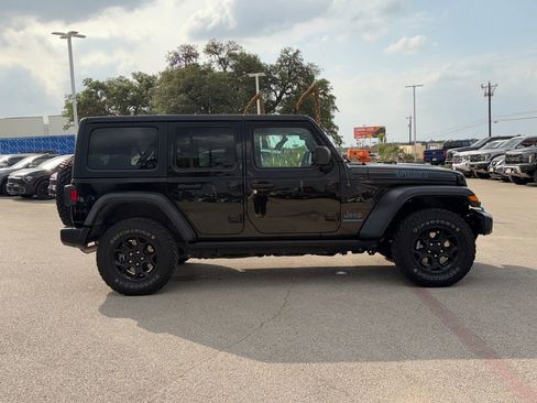 Used 2023 Jeep Wrangler Unlimited w/ 8.4" Radio Group AWD/4WD image 4