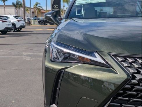 New 2026 Lexus UX 300h AWD image 10