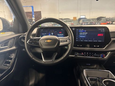 Used 2025 Chevrolet Equinox LT image 33